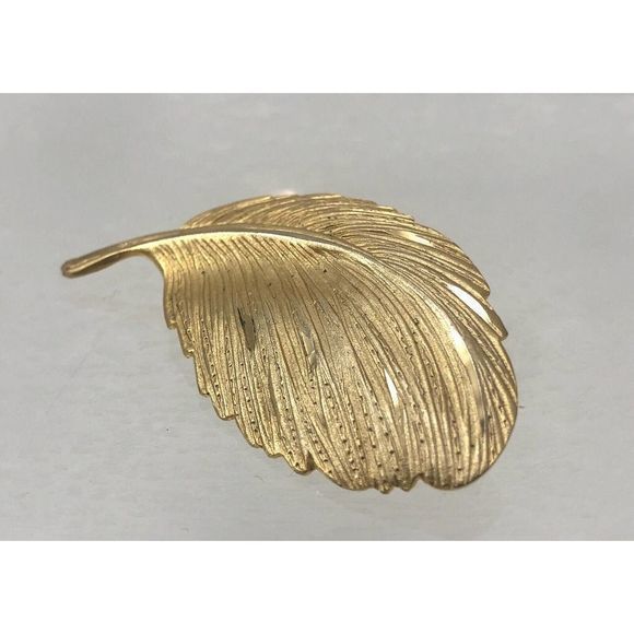 Gold Tone Feather Brooch Leaf Pin Jewelry - Picture 6 of 9